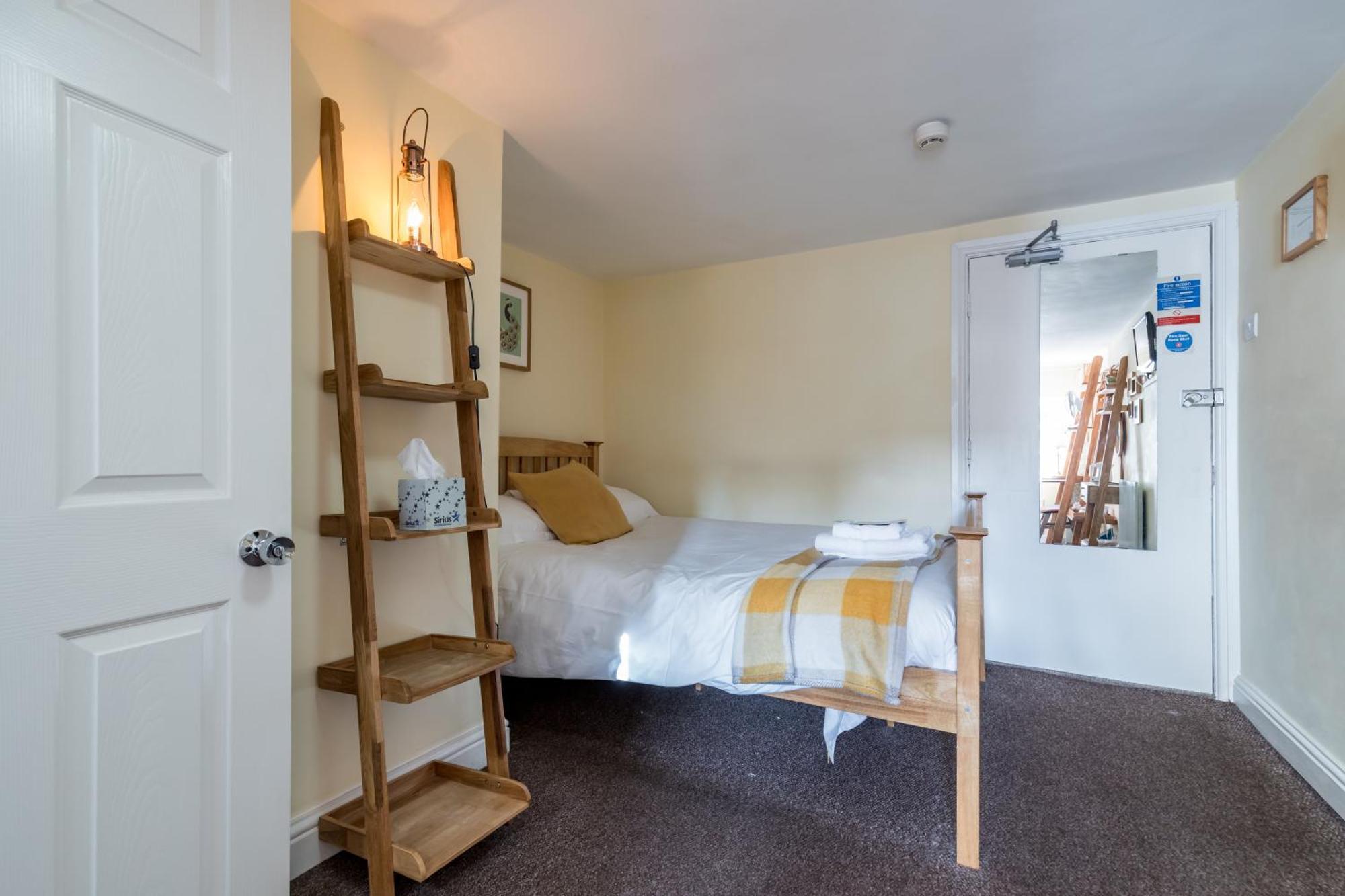 The Littleton Arms Hotel Penkridge Room photo