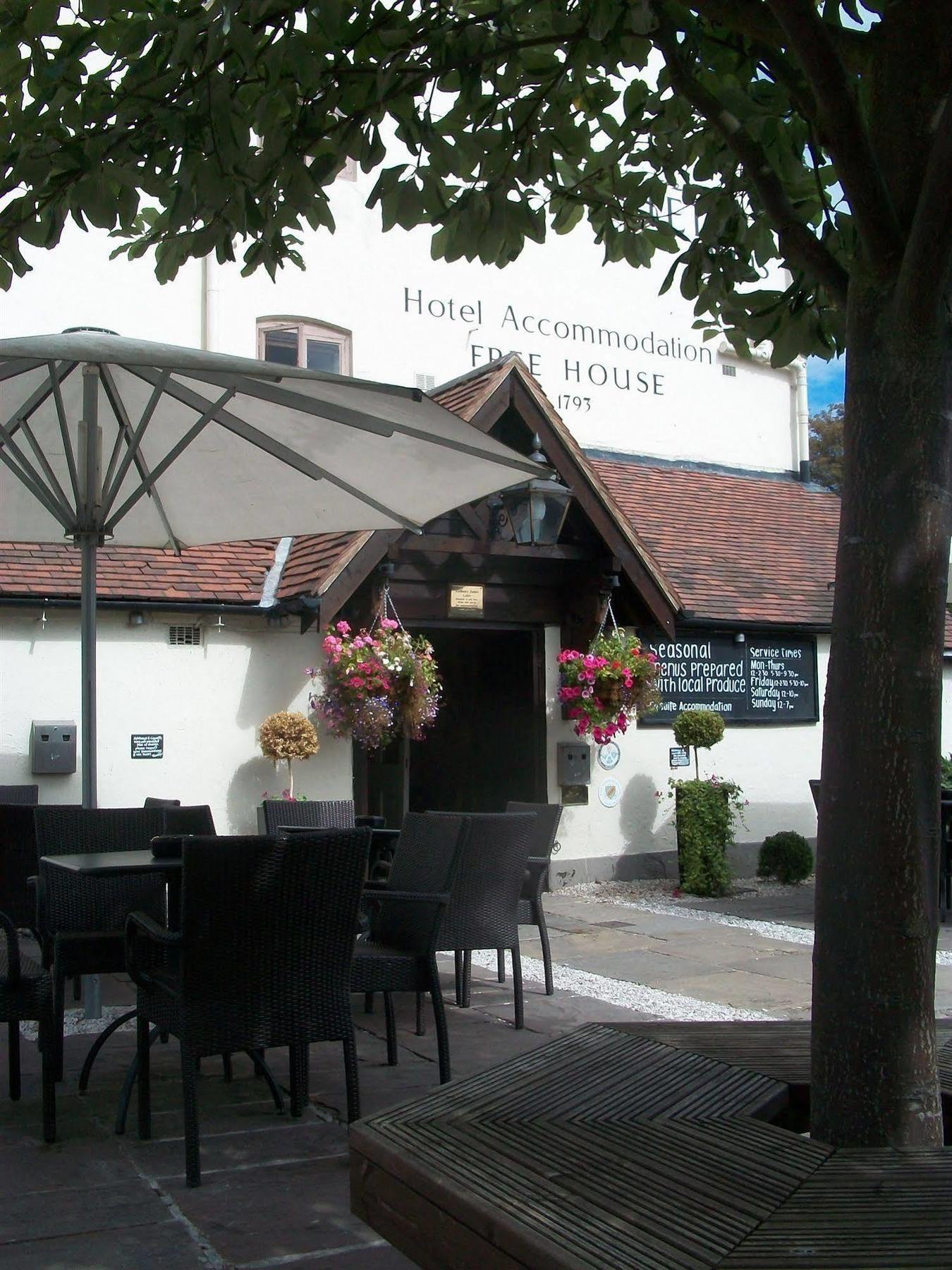 The Littleton Arms Hotel Penkridge Exterior photo